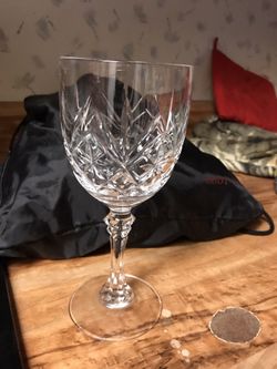 6 Crystal Wine Glasses