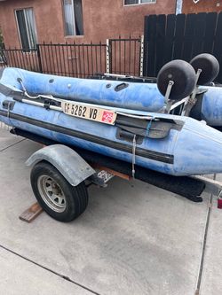 Boat/ dinghy / Zodiac / Fishing boat