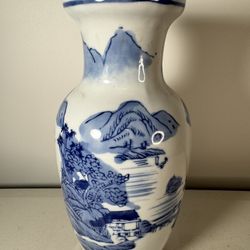 Vintage Chinese Blue And White Porcelain Vase 10”