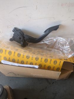 Accelerator Pedal - 2018 Jeep Renegade V6