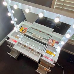 New 7 Drawer Glass Top Make Up Vanity
