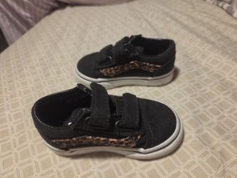 Vans ( Toddlers size 5)