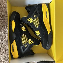 Air Jordan 4 Yellow Thunder Size 7.5