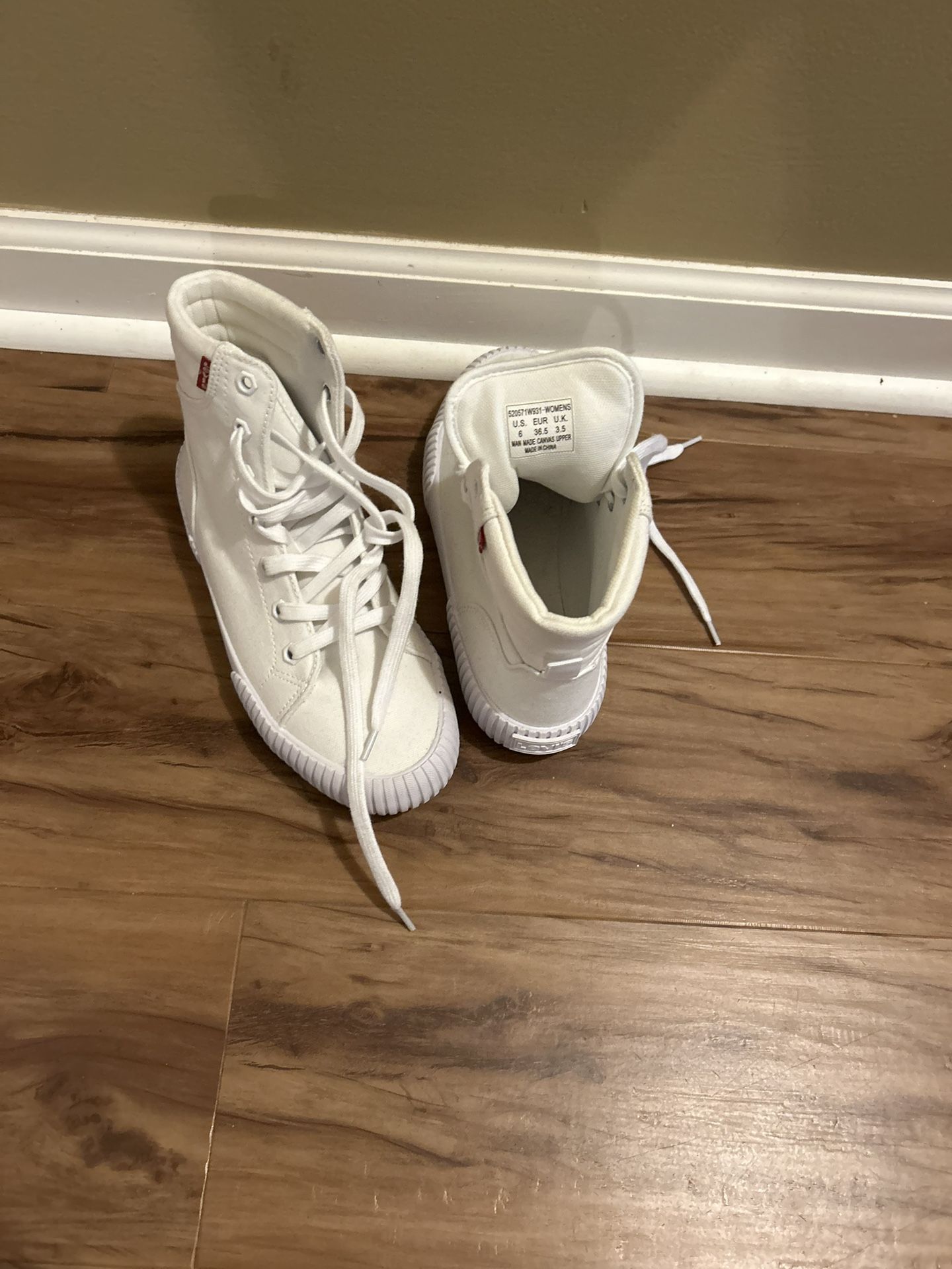 Women’s Levi shoes