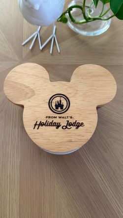 Disney World Parks Walt's Holiday Lodge 3-Wick Candle w/ Lid