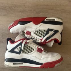 USED Air Jordan 4’s Fire Red SZ 8