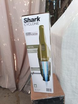 Shark cyclone cordless vaccum