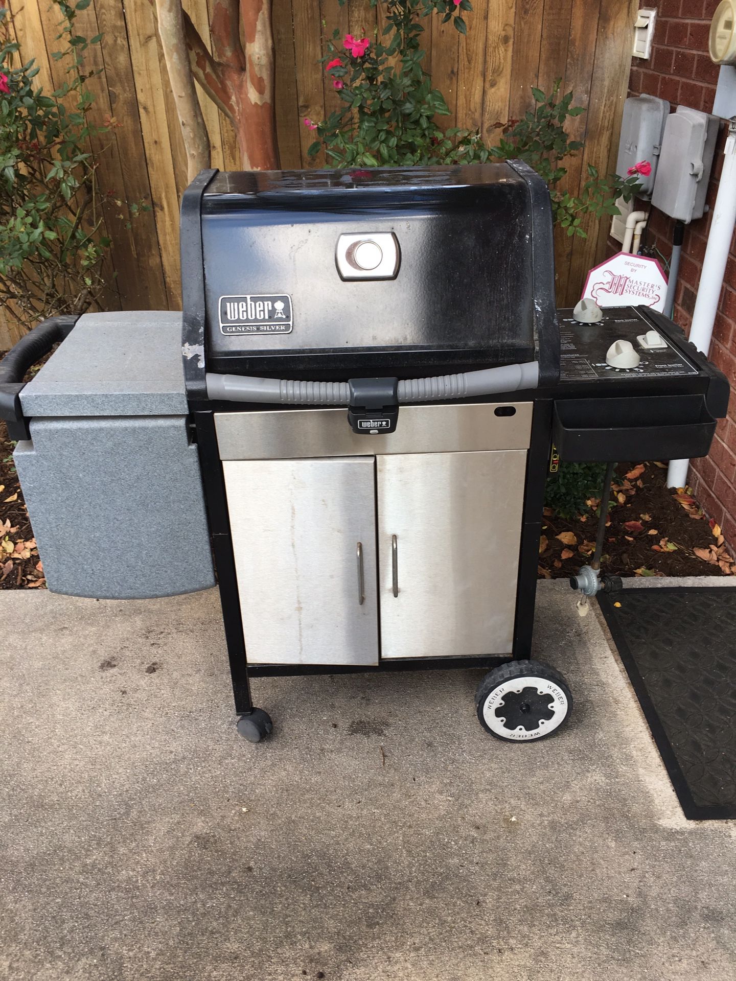 Weber Grill. Very well used.