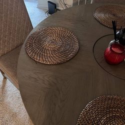 round table and four chairs