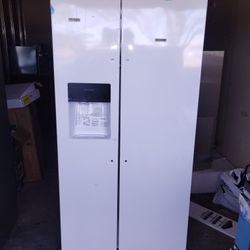 Frigidaire Refrigerator Side By Side New 🆕 Scratch And Dent Never Used 