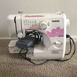 Brother sewing machine LX- 3125