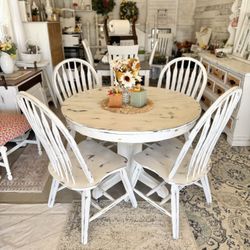 Kitchen table + 4 Chairs