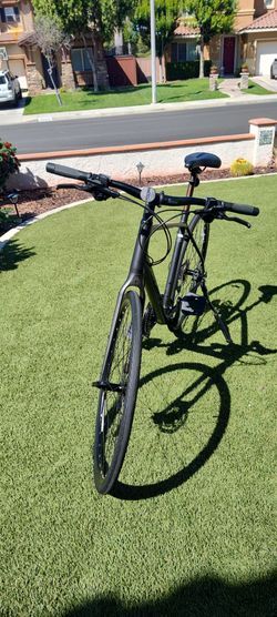 Trek FX3 Hybrid Bike