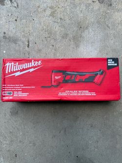 Milwaukee M18 multi tool ( New )