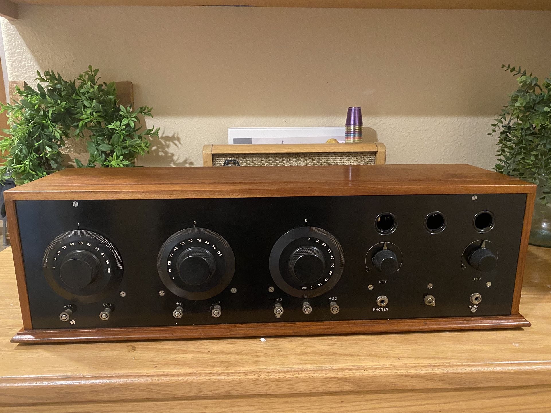 Antique 1920’s Vacuum Tube Radio