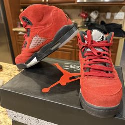 Jordan 5 Raging Bull, 5.5