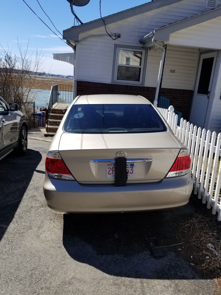 Toyota. Camry 2005 ,140000mi,new battery, new brakes ,new Tires.must sell it before 03/30/19