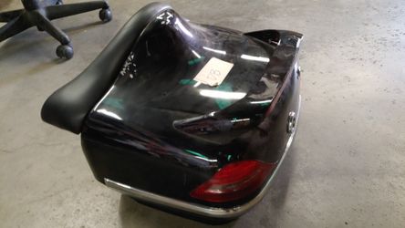 Motorcycle top case trunk with LED lights