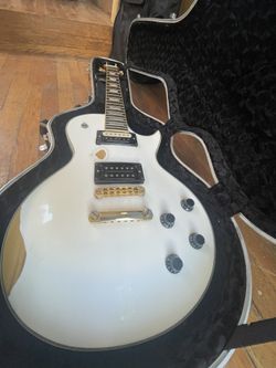 Electric Guitar Gibson Sound And Body