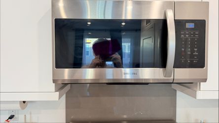 Samsung Over-the-Range Microwave - Stainless Steel - Like New