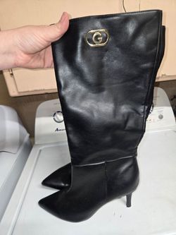 Womens brand new boots with heels size 9.5 no flaws perfect