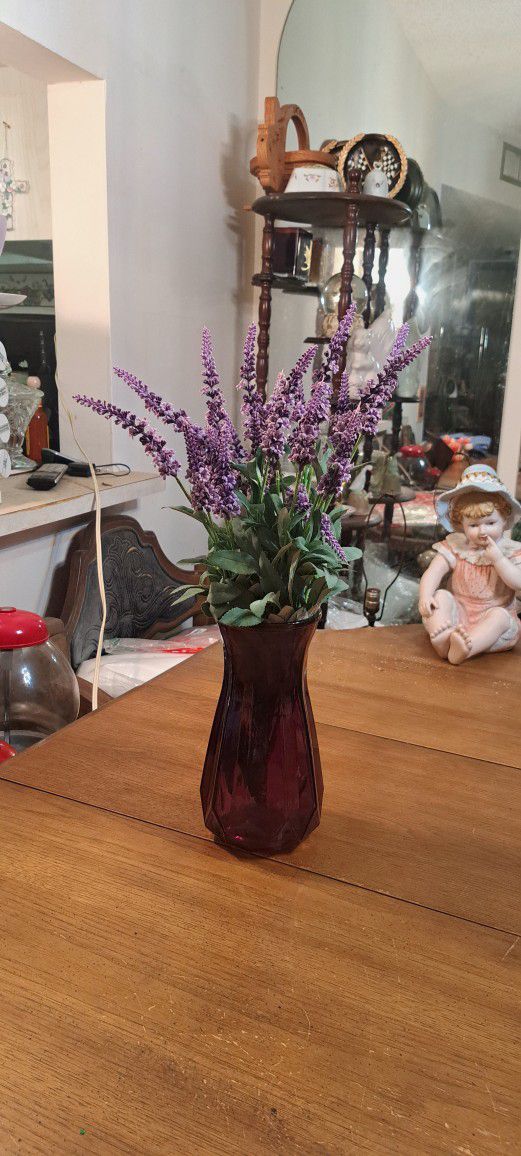 Beautiful Purple Glass Flower Vase With Faux English Lavender, Makes A Great Table Centerpiece 