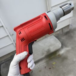 Milwaukee 0299-20 1/2in Magnum Drill