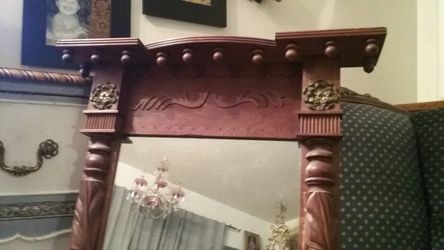 Price reduction Beautiful antique mirror absolutely full of detail