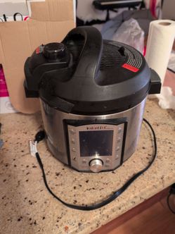 Instant Pot Duo Evo Plus 6 QT - 10-in-1 - Like New in Box - Clean