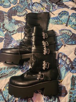 Womens Boots Size 10