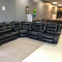 SPECIAL] Vacherie Black Reclining Sectional