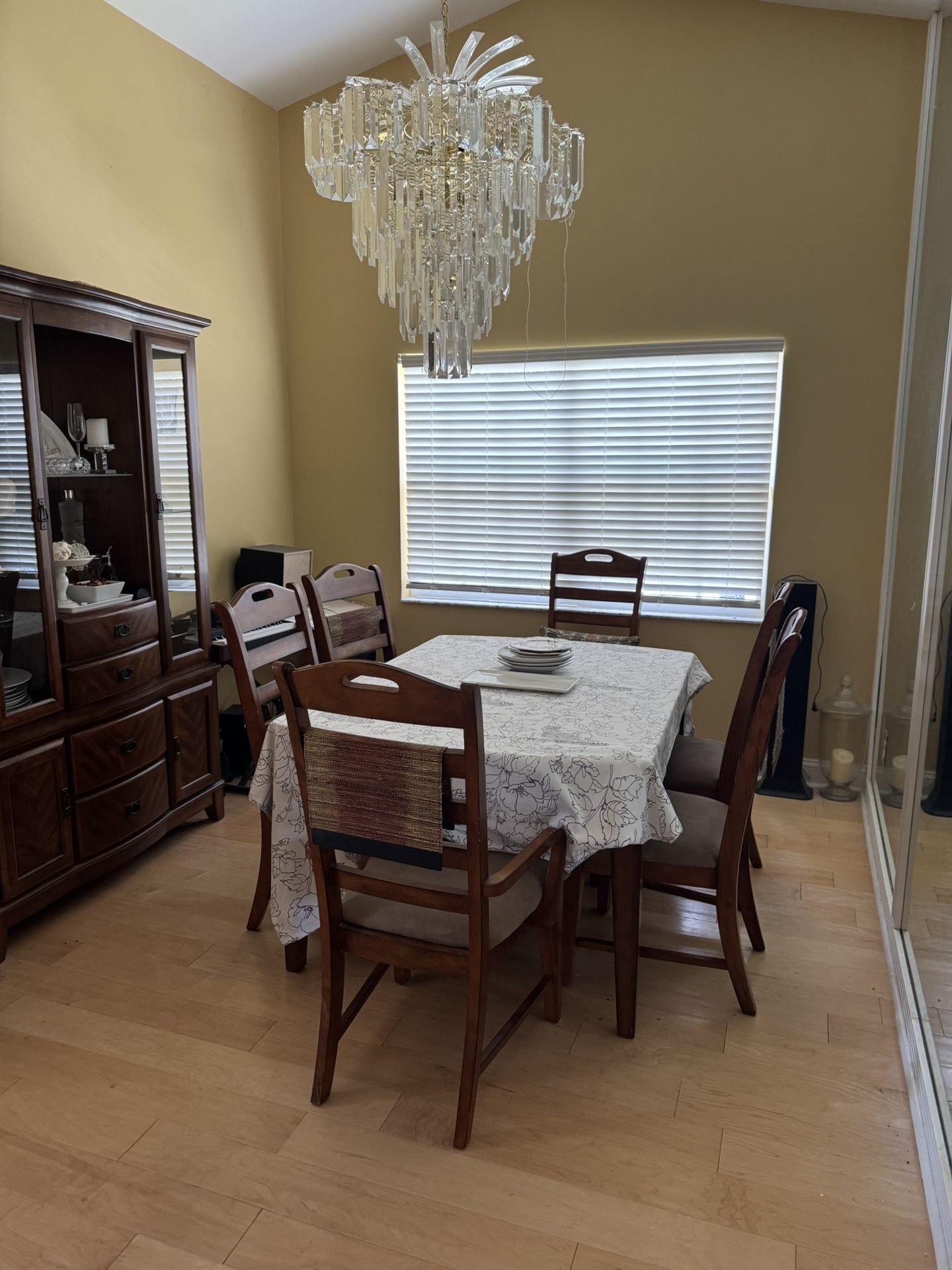 Dining Set 6 -8 People