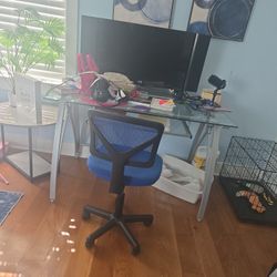 Desk And Chair 