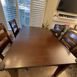 Wooden Dining set 6 person extendable 