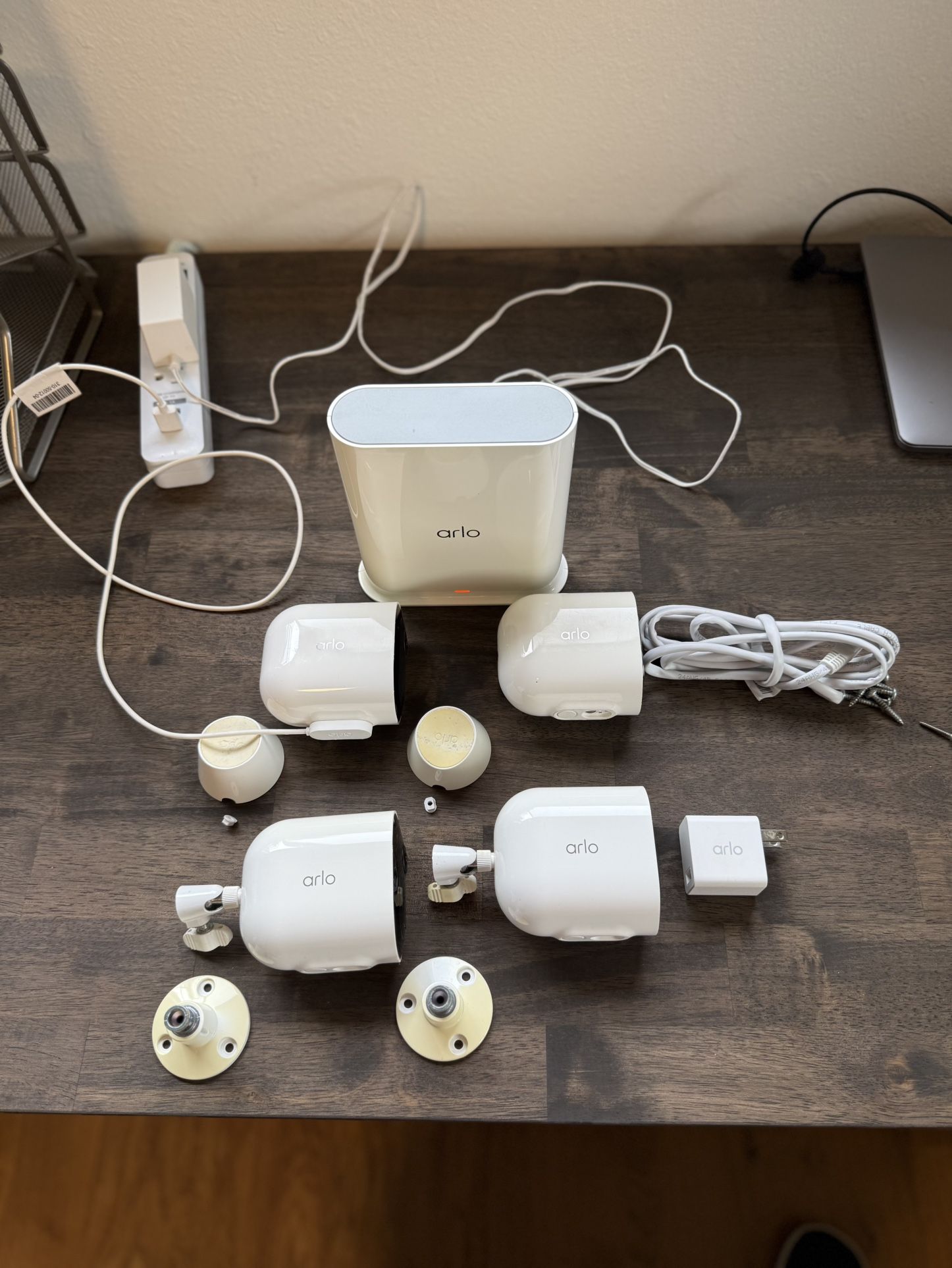 Arlo Pro 4 System
