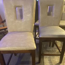 5 Chairs 
