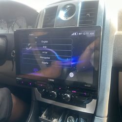 DS18 Screen Radio 