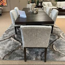 BURKHAUS DARK BROWN EXTENDABLE DINING SET
Table & 6 Side Chairs