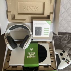 Xbox Series S Bundle