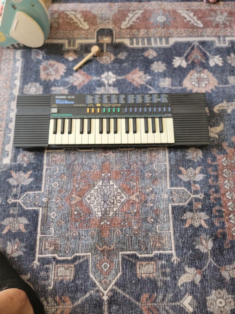 Casio SA-20 Keyboard Piano