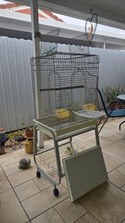 Jaula Gris Para Aves En Buenas Condiciones