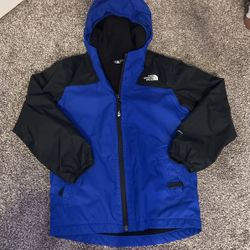 Boys Northface Fuzzy Jacket, Size 6