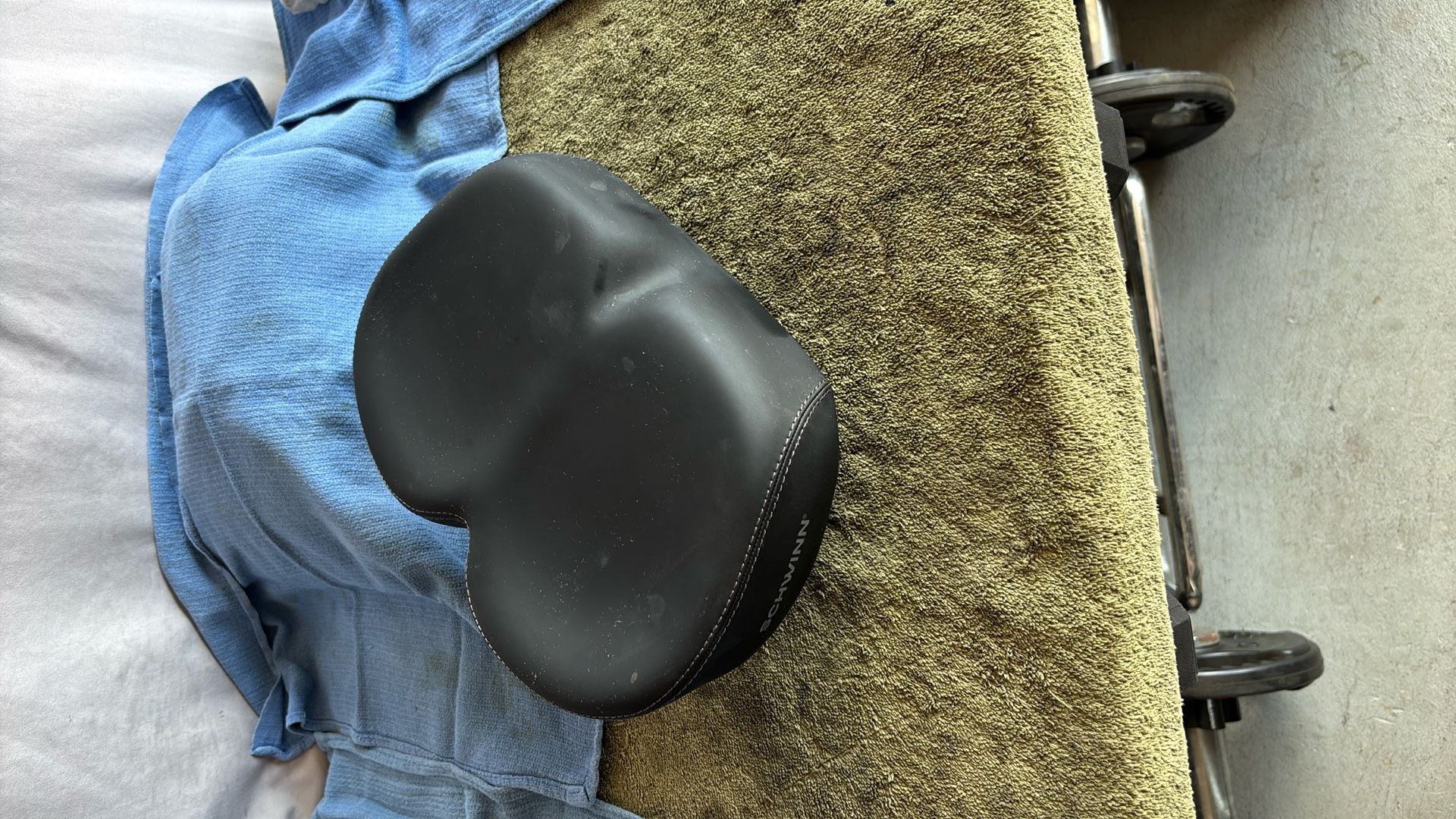 Schwinn Noseless Saddle