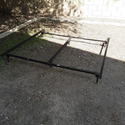 Metal Bed Frames Rails Queen King Or California King Size $35 each Read Description