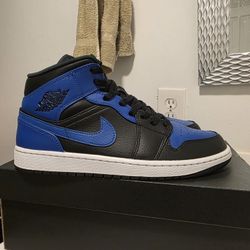Jordan 1 Mid Hyper Royal Size 11