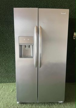 FRIGIDAIRE REFRIGERATOR