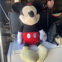 Giant Mickey Mouse 