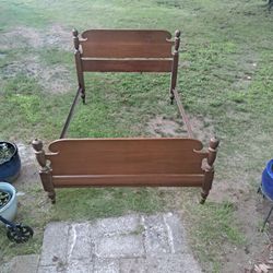 Antique maple full size bed with cannonball post with nipples