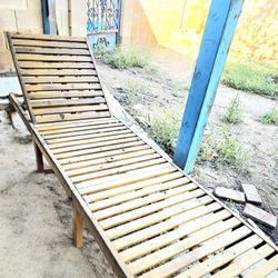 Solid Teak Wood Pool Lounger Patio Leisure Chair Wooden Lounge Chair for Outdoor, Patio, Sunbathing