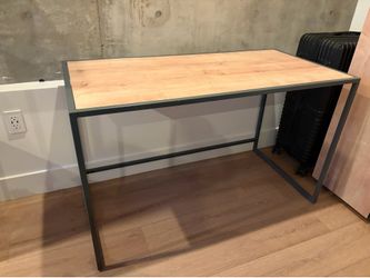 Like New desk